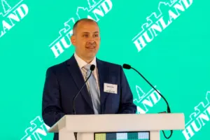 Hipszki Tibor, a Hunland Operatív igazgatójának beszéde a Hunland Kocatelep megnyitóján